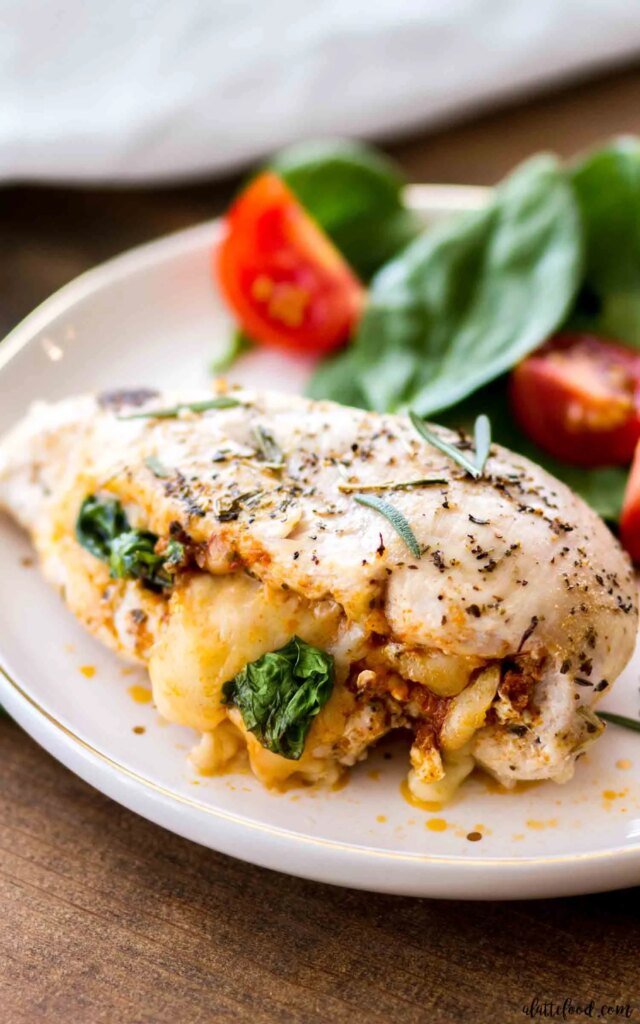 Pechugas de pollo toscanas rellenas de tomates secos