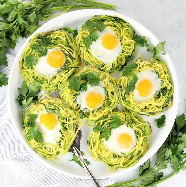 Nidos de huevos Zoodle (bajos en carbohidratos y sin gluten)