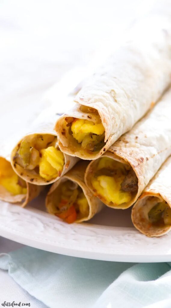 Taquitos fritos para el desayuno del suroeste: una comida con leche