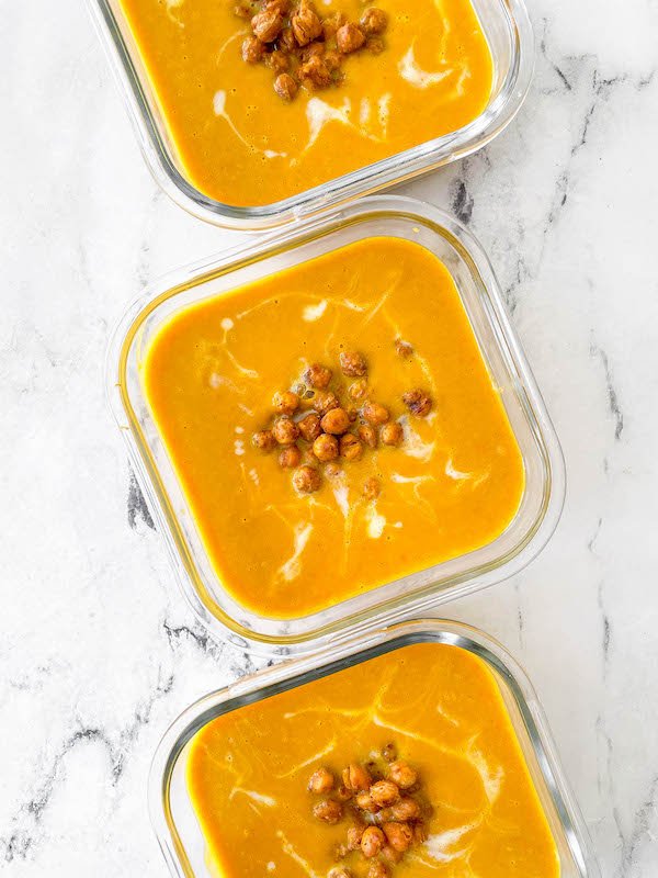 Acogedora sopa de calabaza vegana (¡apta para el congelador!)