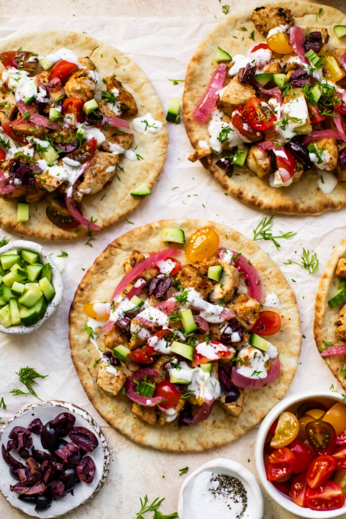 Pan pita de pollo marinado tzatziki