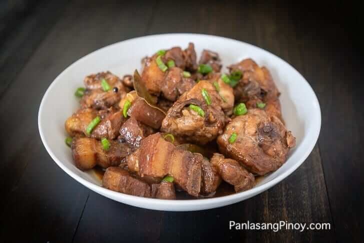 Receta de Adobo de Cerdo y Pollo